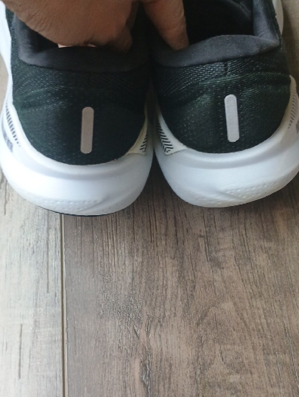 Brooks White and Black Running Shoe - Picture 9 of 13